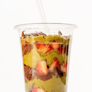 Pahar Dubai (căpșuni, fistic, nocciola Callebaut și kataif)